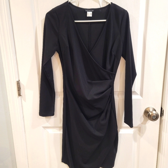VENUS Dresses & Skirts - Dress